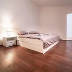 شقة Grguric