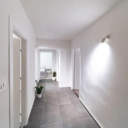 Grguric Apartamento Palit