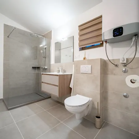 Apartament Christian *