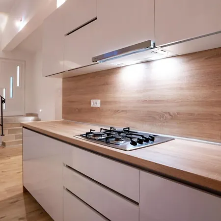 Apartament Christian Palit